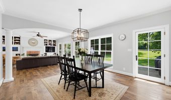 706 N Arbor Dr, Anchorage, KY 40223