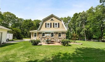 121 Commonwealth Ave, Warwick, RI 02886