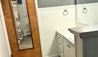 105 E Peery St, Albany, MO 64402
