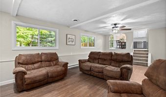 621 Van Oaks Dr, Amherst, OH 44001