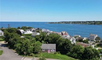 11 Namcook Rd, Narragansett, RI 02882