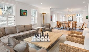 24 School St, Newport, RI 02840