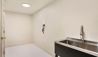 49 Third St, Newport, RI 02840
