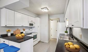 944 Sunburst Ln, Altoona, IA 50009