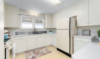3483 Ala Hinalo St, Honolulu, HI 96818