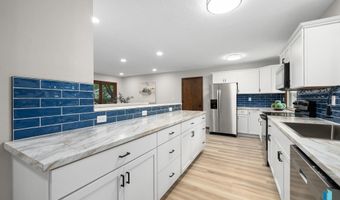 1912 E Sylvan Cir, Brandon, SD 57005