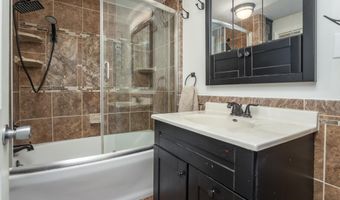 903 Park St, Alexandria, MN 56308