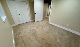 1496 Newport Rd, Ann Arbor, MI 48103