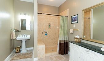 701 S Hill Ct, Biloxi, MS 39532