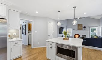 43197 WAYSIDE Cir, Ashburn, VA 20147