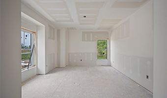 810 Club Dr W, Aurora, OH 44202