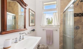 654 Kaupakalua Rd, Haiku, HI 96708