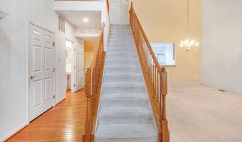 2004 GOLDEN MORNING Dr 30, Bowie, MD 20721