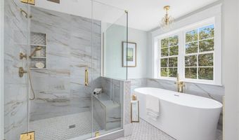35 Beech Crest Rd, East Greenwich, RI 02818