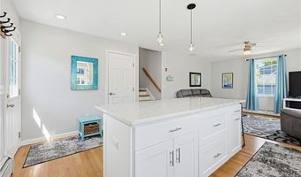 9 Doran Ave, Bristol, RI 02809