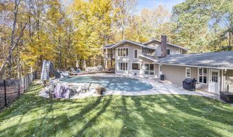 7160 River Valley Dr SE, Alto, MI 49302