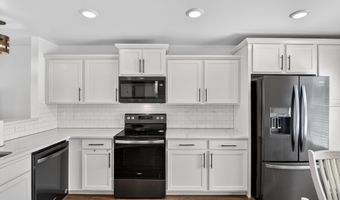 2106 Farm Valley Rd, Adrian, MI 49221