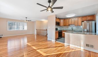 7852 OREANA Dr, Annandale, VA 22003