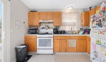 91 Warren Ave, Cranston, RI 02920