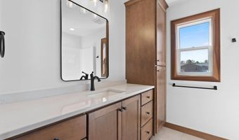 513 KIRKLAND Ave, Algoma, WI 54201