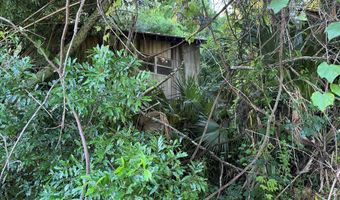 215 4th St, Apalachicola, FL 32320