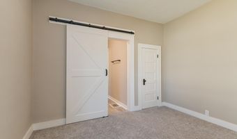 1707 W 8th St, Anderson, IN 46016