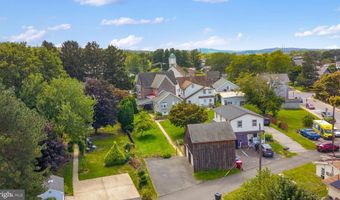 221 FRANKLIN St, Alburtis, PA 18011