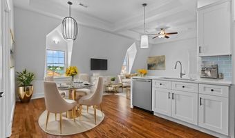 18 State St 6 (2nd Floor East), Bristol, RI 02809