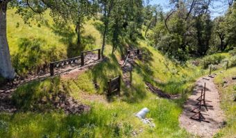 17962 Coyote Ln, Anderson, CA 96007