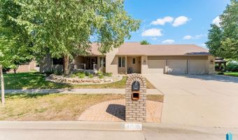 412 E Meadowlark Cir, Brandon, SD 57005