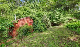 8735 Glen Nevis Rd NE, Ada, MI 49301