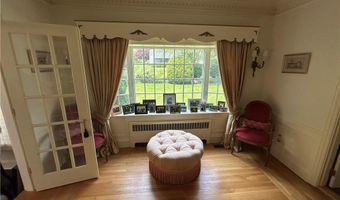 50 Grandview Ave, Lincoln, RI 02865