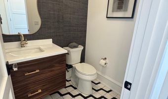 281 7TH St, Avalon, NJ 08202