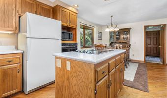 1334 W CLOVERDALE Dr, Appleton, WI 54914