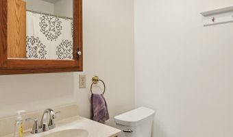 5230 Laubert Rd, Atwater, OH 44201