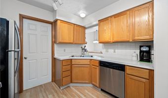 118 Ambleside Way, Amherst, OH 44001