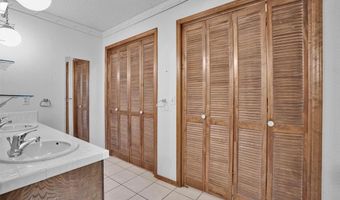 801 Cambridge Dr, Altus, OK 73521