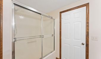 13 Cortland Cir, Bangor, ME 04401