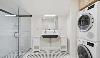 241 Loomis St, Burlington, VT 05401