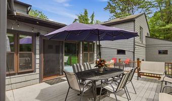 5 Buoy St, Jamestown, RI 02835