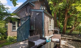 37 Concord Dr, Middletown, RI 02842