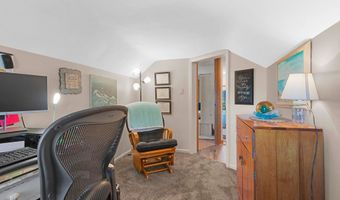 2200 S GREENVIEW St, Appleton, WI 54915