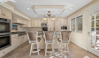 301 22nd St NW, Austin, MN 55912