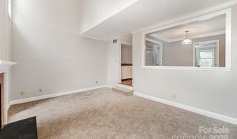 7925 Charter Oak Ln, Charlotte, NC 28226