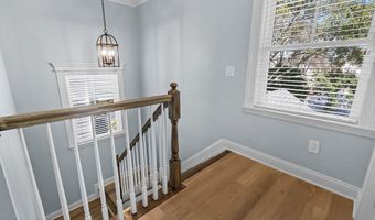 225 4th St, Beach Haven, NJ 08008