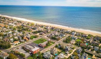 45 Strickland St, Bay Head, NJ 08742