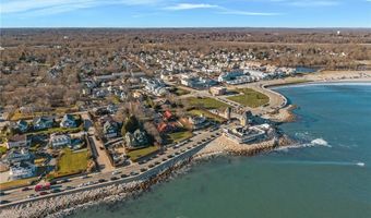 16 Courtway St, Narragansett, RI 02882
