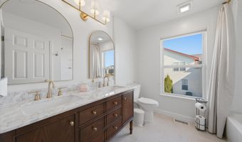 510 Golden Valley Ln, Algonquin, IL 60102