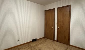 1733 Marshall Rd, Aberdeen, SD 57401