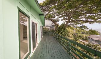 47-398 Mawaena St, Kaneohe, HI 96744